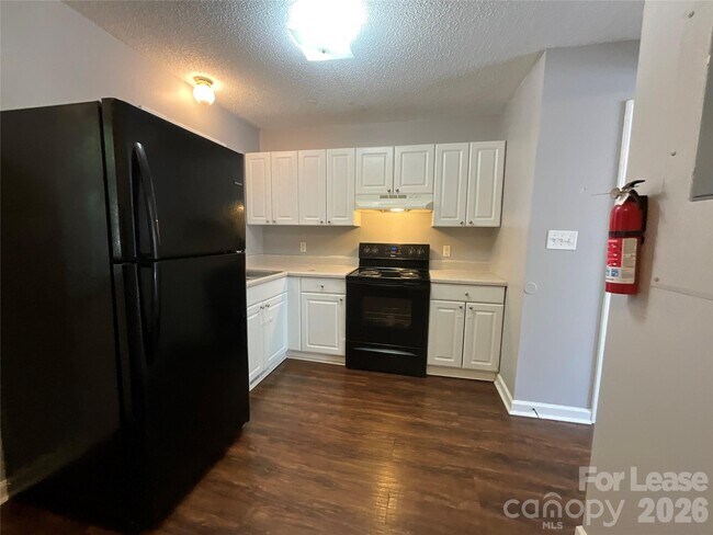 Building Photo - 206 W 15th St