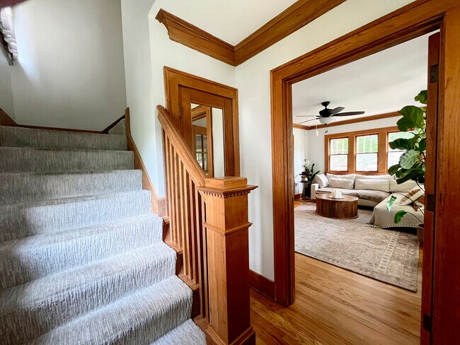 Front Entry - 350 Glenhaven Ave NW