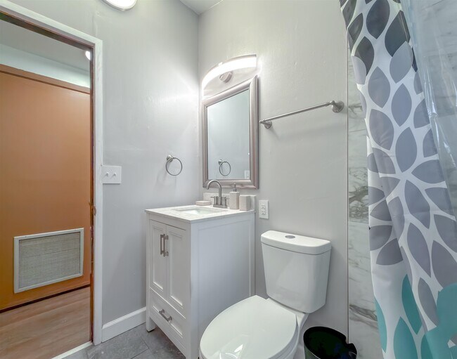 Building Photo - 1210 Carson Dr