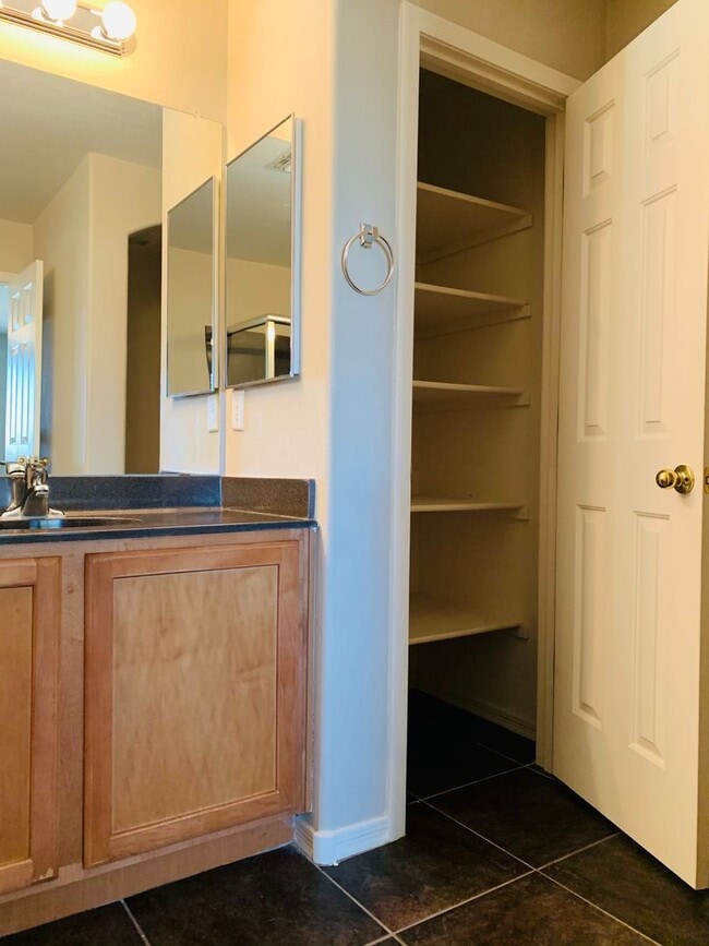 Building Photo - Rancho Sahuarita 4 bedroom 3 bath 2 story Home