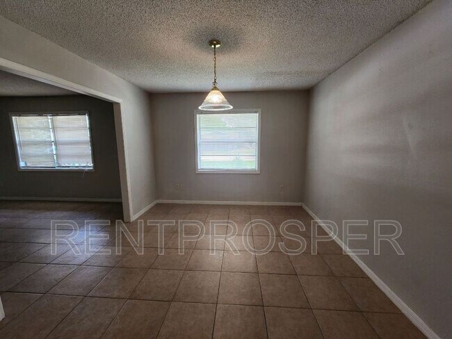 Building Photo - 3816 Sutters Mill Circle