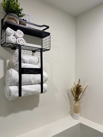 Building Photo - 1529 N Maplewood Ave