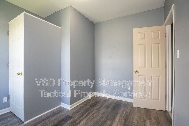 Building Photo - 3484 W 60th St
