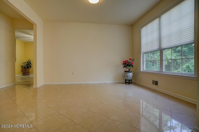Building Photo - 6 Mulberry Ln