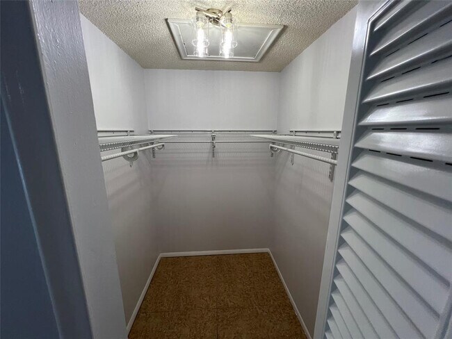 Building Photo - 2650 NW 94th Way