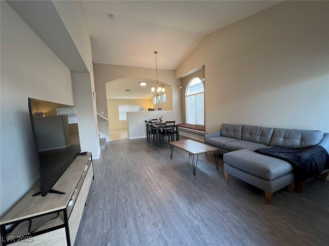 Building Photo - 8109 Greenbush Dr
