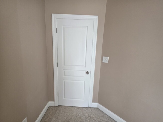 Building Photo - Spacious 4-Bedroom Home for Rent in Kings ...