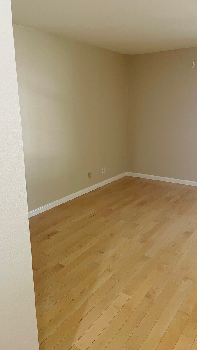 Guest Bedroom - 1882 Pandora Ave