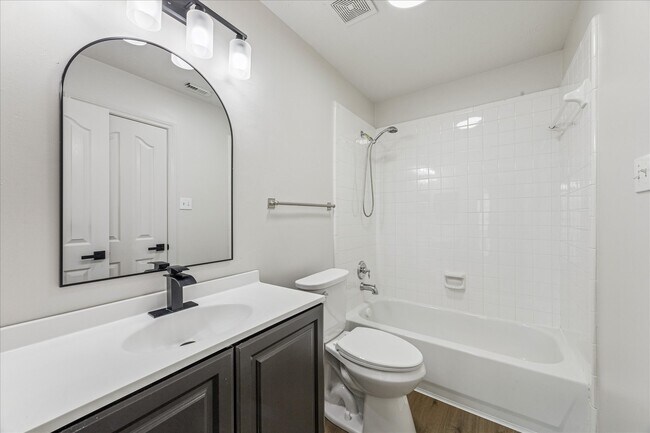 Building Photo - 11207 Briscoe Ln