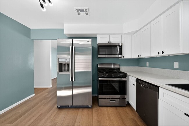 Primary Photo - 44440 Acacia Dr