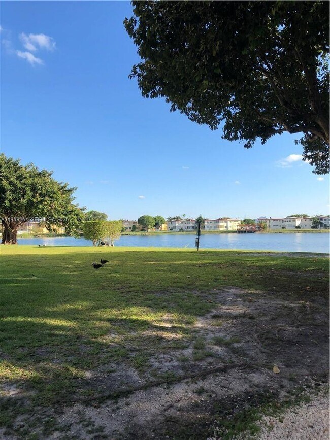 Building Photo - 1750 NE 191st St