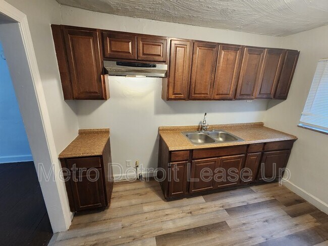 Building Photo - 10724 Whitehill St