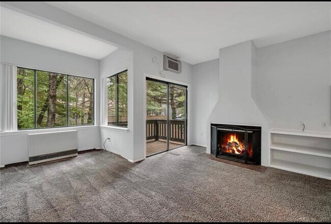 Building Photo - 39 Evergreen Rd