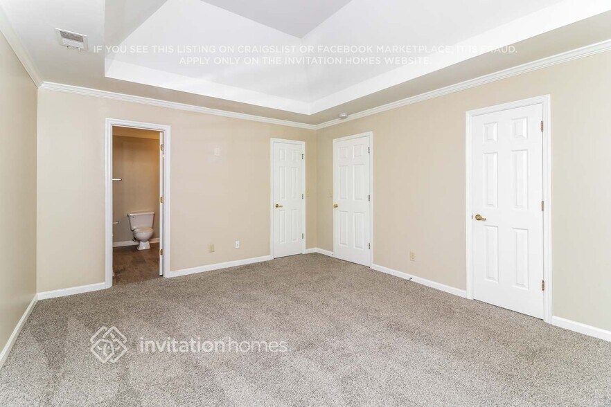 Building Photo - 225 Tennis Ct Ln