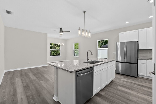 Building Photo - 39 Karas Trail
