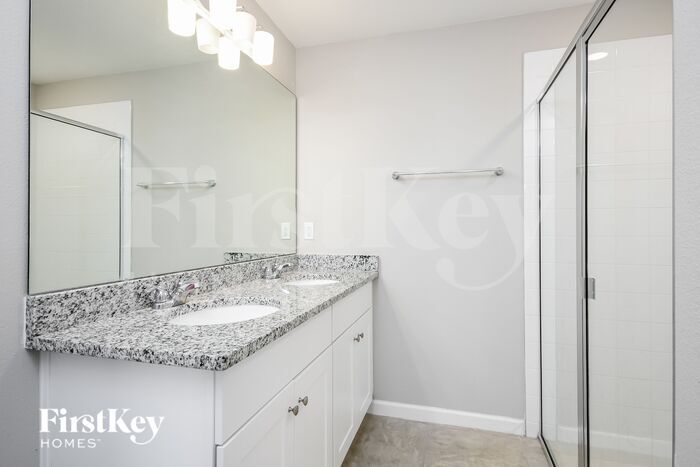 Building Photo - 421 Earhart Dr