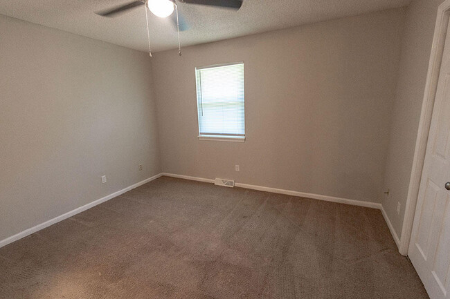 Building Photo - 3602 Hermitage Rd