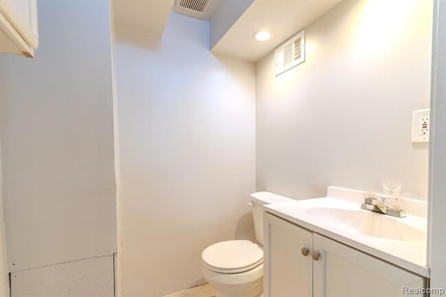 Building Photo - 8126 Standard St