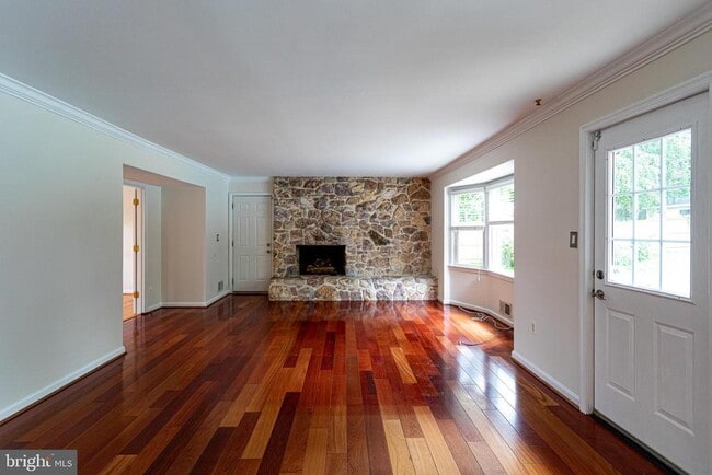 Building Photo - 14912 Emory Ln