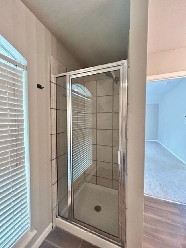 Building Photo - $350 OFF FIRST MONTH'S RENT IF YOU MOVE IN...