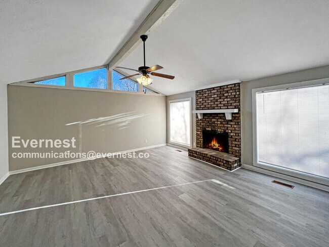 Building Photo - 1243 3rd Ave NW
