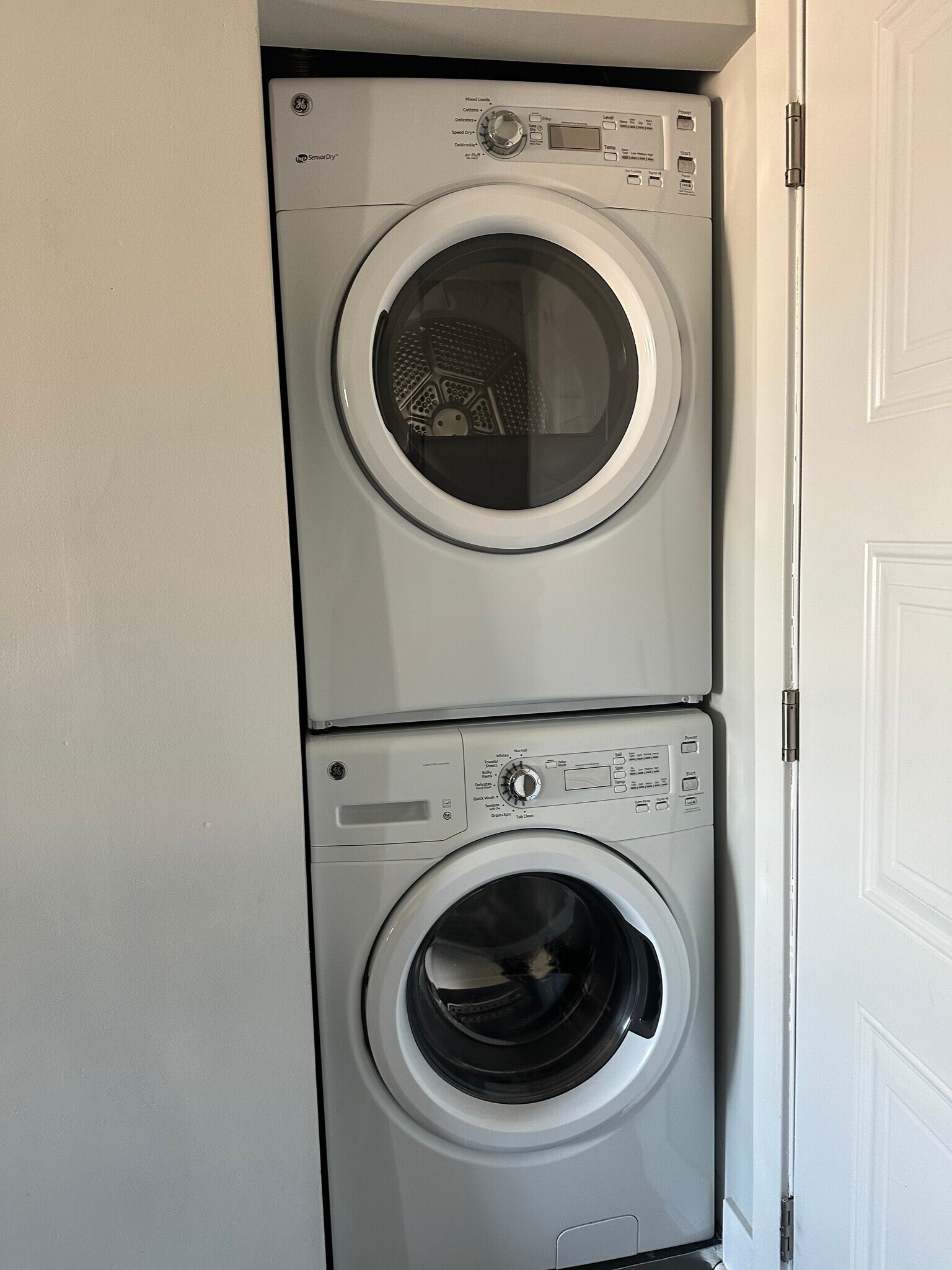 Building Photo - 1405 Frankford Ave