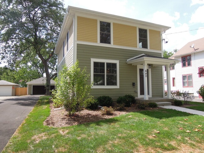 Building Photo - 640 Iowa Ave