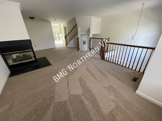 Building Photo - 865 Tall Oaks Square