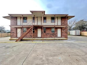 Building Photo - 1704 Fairfax Ave