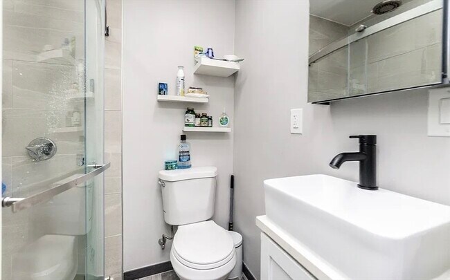 Building Photo - 29 Dolphin Ave