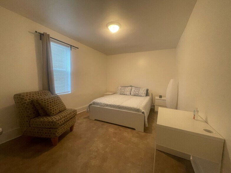 Building Photo - 9611 3rd View St