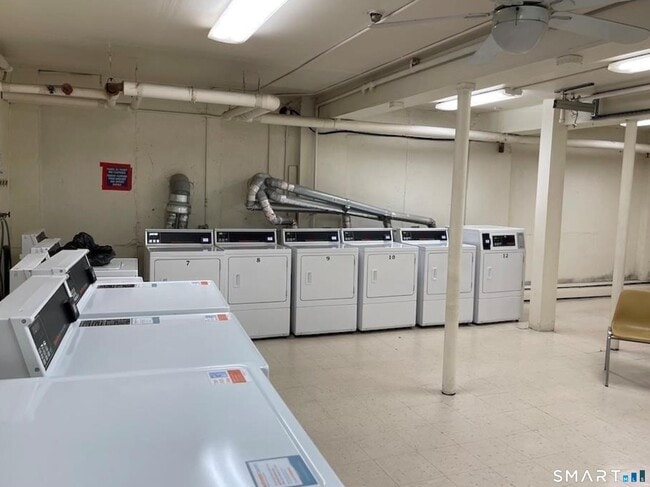 Building Photo - 70 Farmington Ave