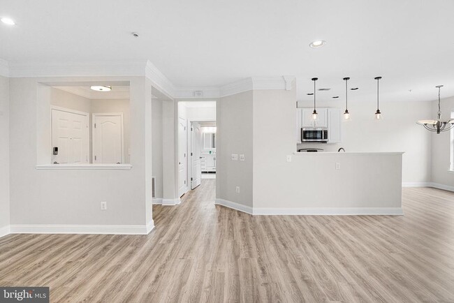 Building Photo - 701 Fallsgrove Dr