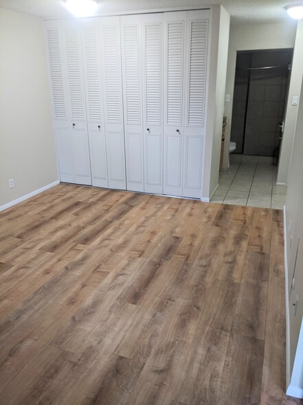 East bedroom - 850 20th Street
