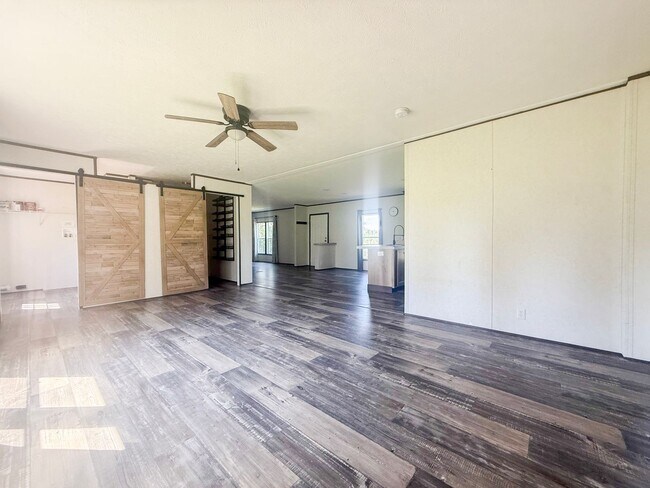 Building Photo - Spacious 4-Bedroom Home on 1 Acre in Peaceful Rickman Setting