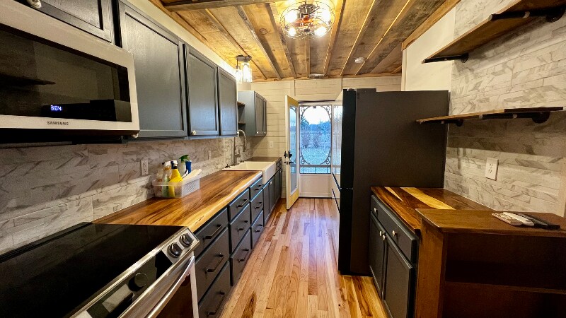 Building Photo - 3320 Sullivan Rd