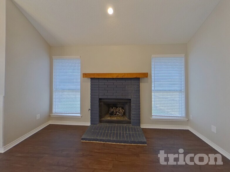 Building Photo - 6910 Montego Dr