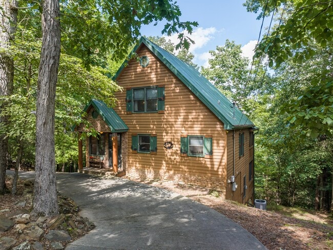 Building Photo - 363 Palisade Dr