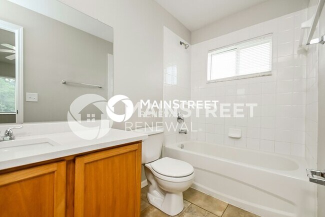 Building Photo - 3 Bedroom Pet-Friendly Home in Riverview, FL with Main Street Renewal
