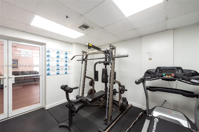 Building Photo - 2400 SW 3rd Ave