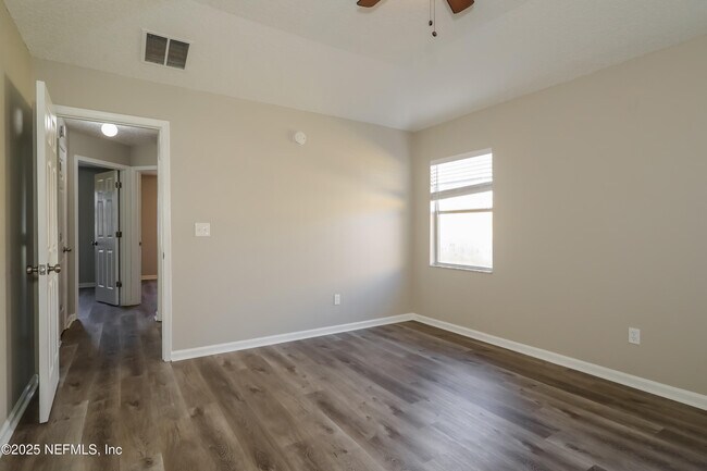 Building Photo - 3175 Olde Sutton Parke Dr