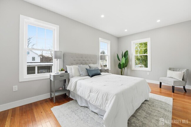 Building Photo - 214 Montgomery St