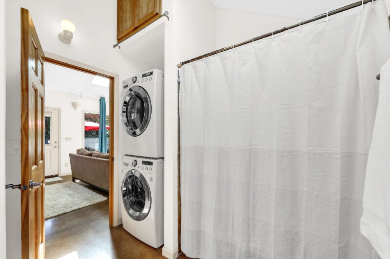 Building Photo - 2765 E 18th Ave