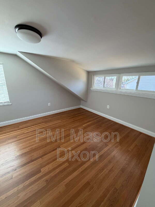 Building Photo - 330 Compton Ave