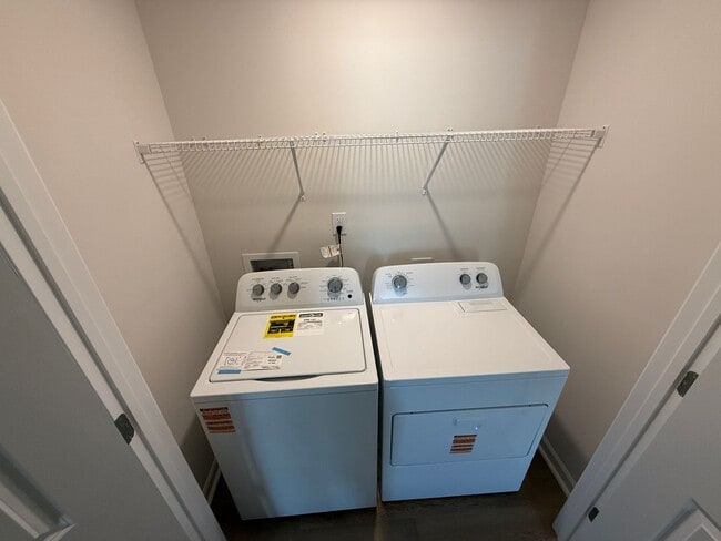Building Photo - Brand New Townhome in North Charlotte