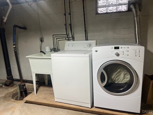 Building Photo - 302 Twin Elms Ln