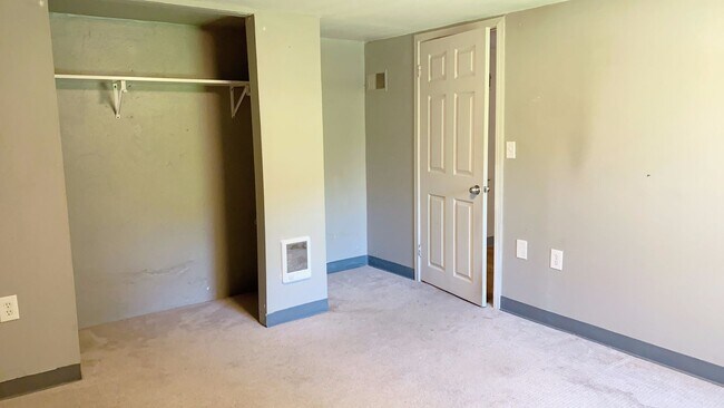 Building Photo - Rental -- Queen Anne