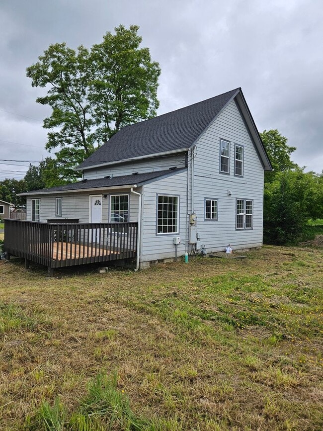 Building Photo - Serene 4 bedroom farmhouse in a quiet country neighborhood completely renovated