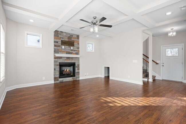 Building Photo - 101 Lucerne Ln