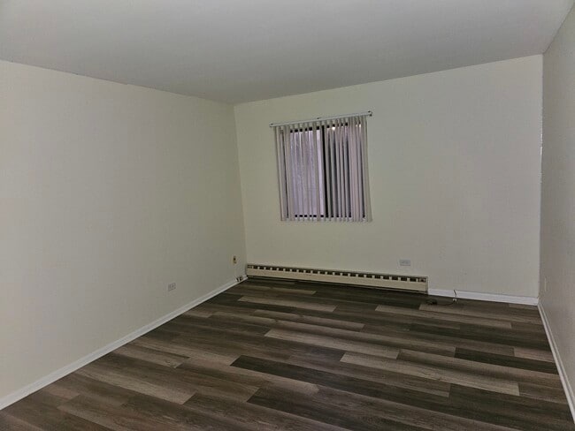 Building Photo - 737 Lippert Ln